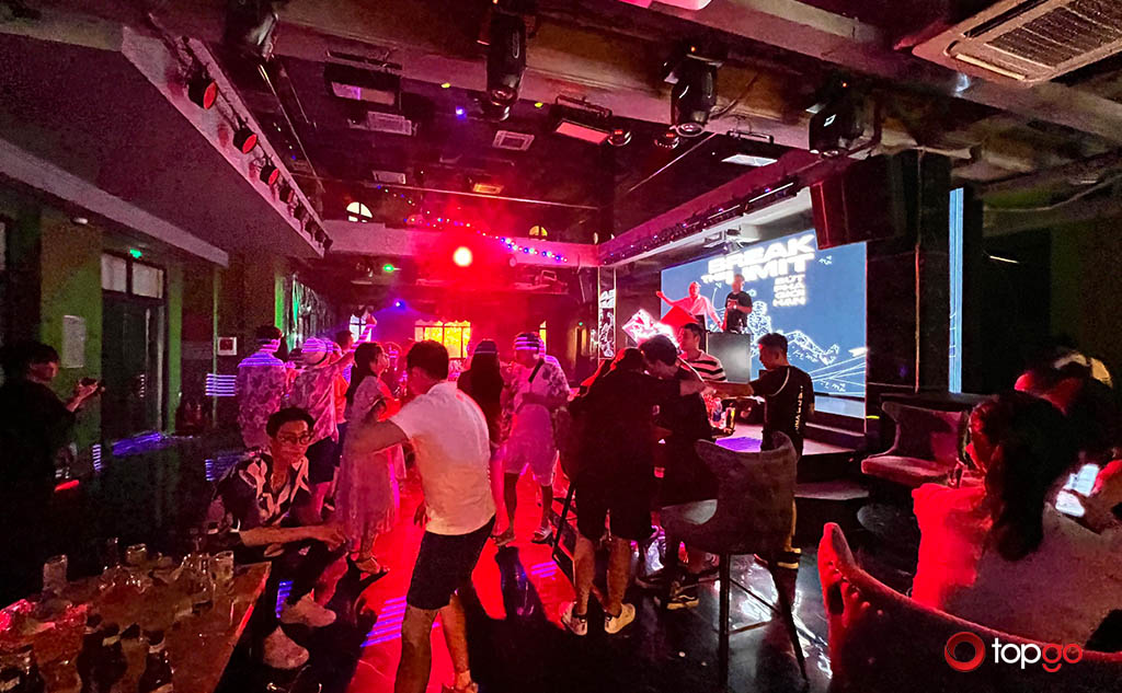 TRải nghiệm âm nhạc đỉnh cao tại Le's Club & Bar Phú Quốc - Topgo