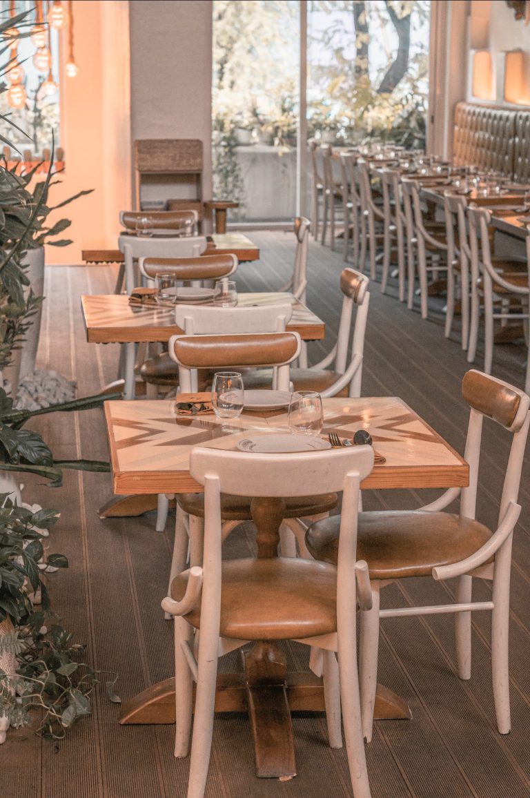 Sol Kitchen & Bar Lý Tự Trọng nhà hàng phong cách Mỹ Latinh