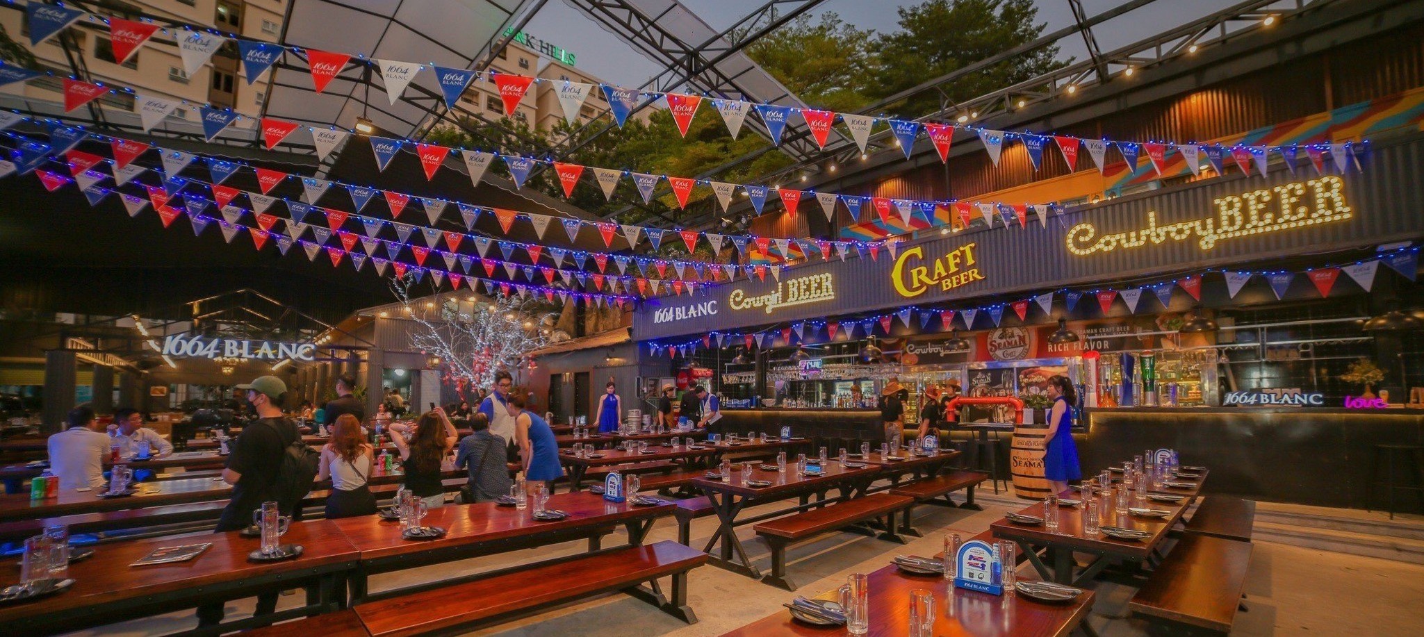 QUÁN BIA HƠI HÀ NỘI MANG HƯƠNG VỊ THỦ ĐÔ GIỮA LÒNG GÒ VẤP
