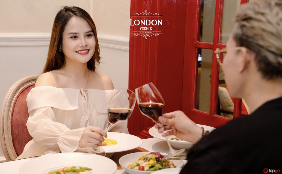 Khách hàng tại London Corner