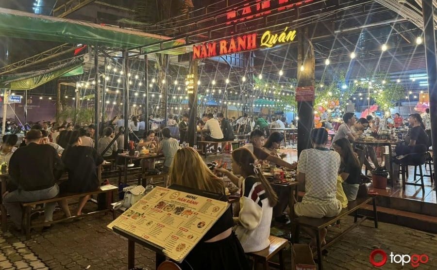 Trải nghiệm không gian thoải mái tại Hải Sản Năm Rảnh 01 Chương Dương 