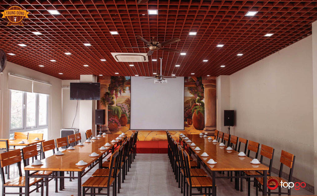 Nhà hàng Trung Dũng Trần Quốc Hoàn