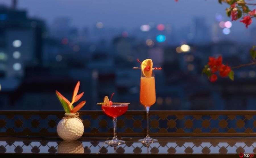 Thưởng thức đồ uống độc đáo hòa mình vào âm nhạc tại Le Ciel Sky Bar